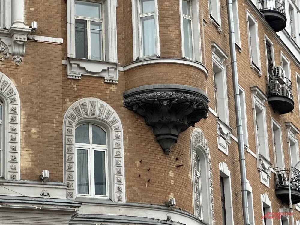    Фасад здания уникален, выполнен в стиле эклектика. Фото: АиФ/ Яна Смирнова