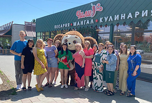    Коллектив магазина «Чили». / ФОТО из архива семьи Г.Г. Шлегель Администратор