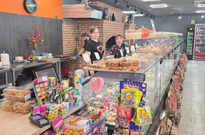 Здесь можно найти и то, чего нет у других. / ФОТО из архива Г.Г. Шлегель Администратор  📷
