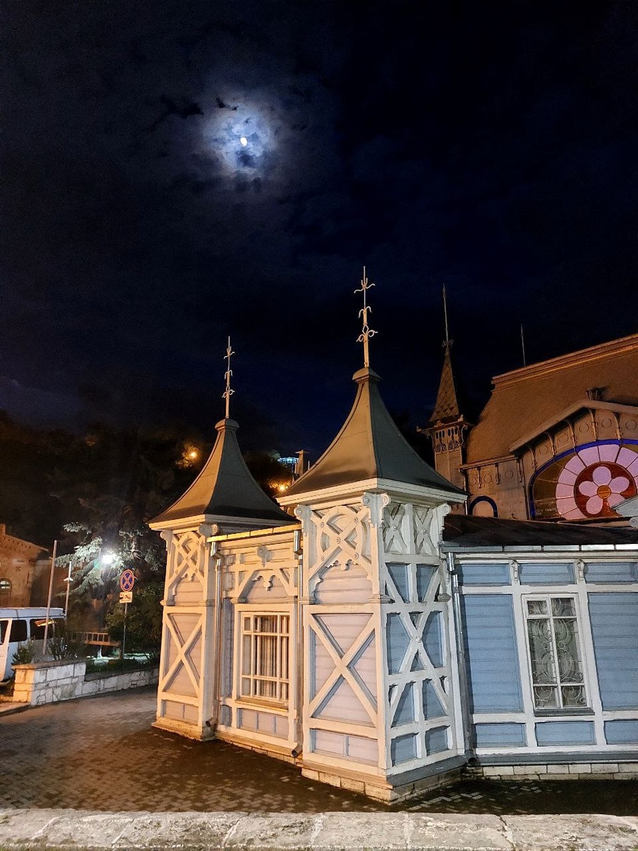 Лермонтовская галлеря без Курортницы. 