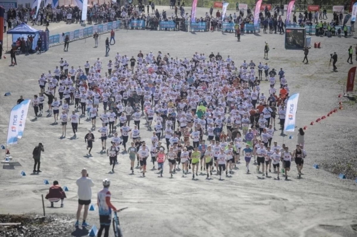    Более 1200 участников вышли на старт полумарафона ЗаБег.РФ на Сахалине