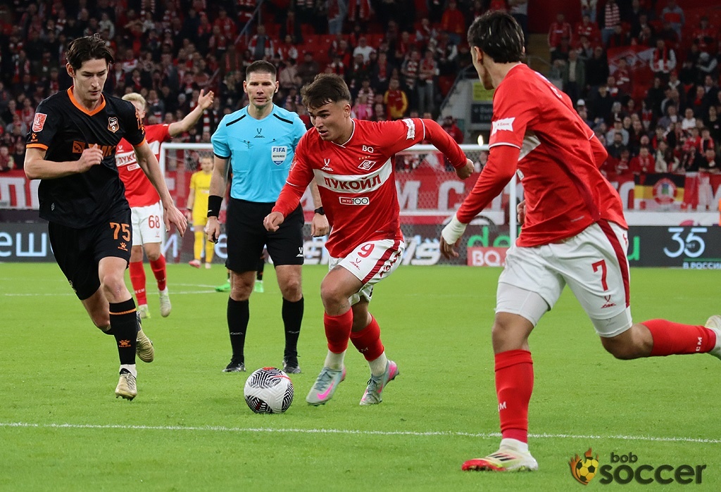    «Команда в «Спартаке» не стала семьей» — мнение Юрия ЗаварзинаАлександр Просветов