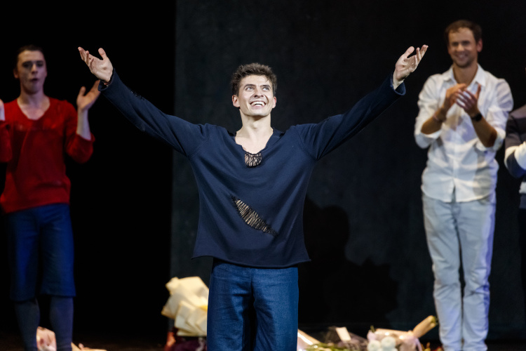    В свои 28 лет Олег Ивенко уже заслуженный артист РТ и пробует себя в разном ампула.   
Фото: «БИЗНЕС Online»