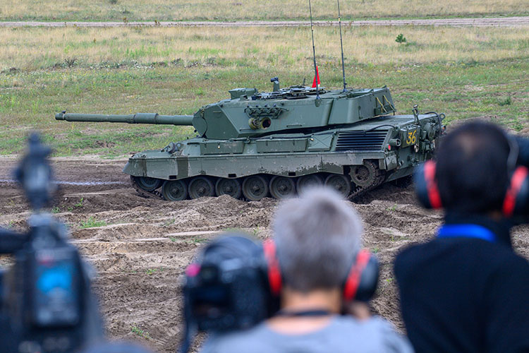    «Сила Соединенных Штатов настолько значительна, что если они в действительности лишат финансовой и военной поддержки киевский режим, то можно будет считать, что Запад принял решение остаться в стороне от этого конфликта».   
Фото: © Klaus-Dietmar Gabbert / dpa / www.globallookpress.com