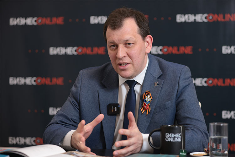    Ильгиз Халиков: «Поскольку родных языков в России много, была создана рабочая группа на базе Федерального института родных языков народов РФ, чтобы выработать единые подходы».   
Фото: Сергей Елагин