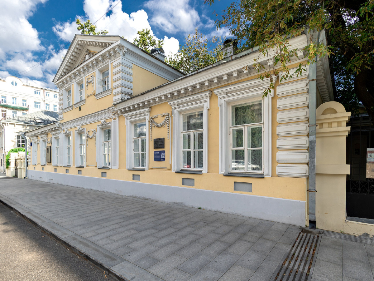 Дом А.И. Герцена. Андрес: переулок Сивцев Вражек, 27. Фото отсюда:https://um.mos.ru