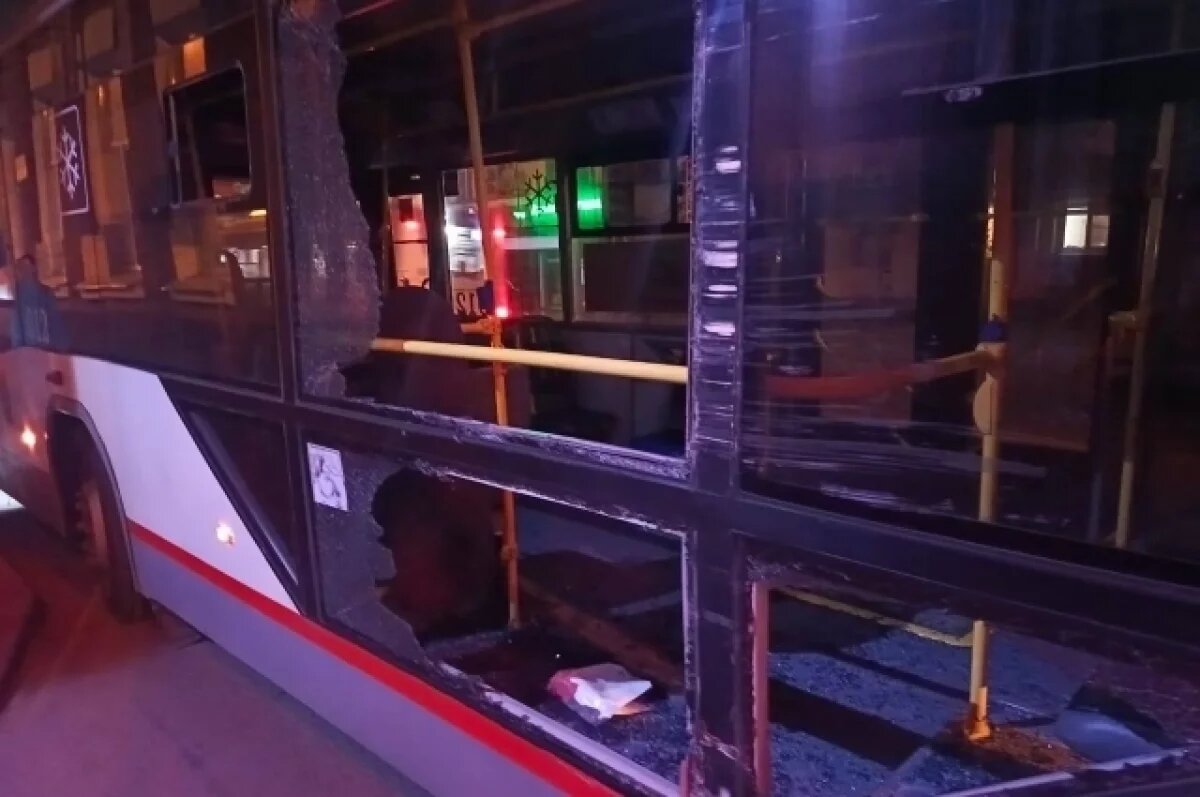    В Краснодаре троллейбус столкнулся с пожарной машиной