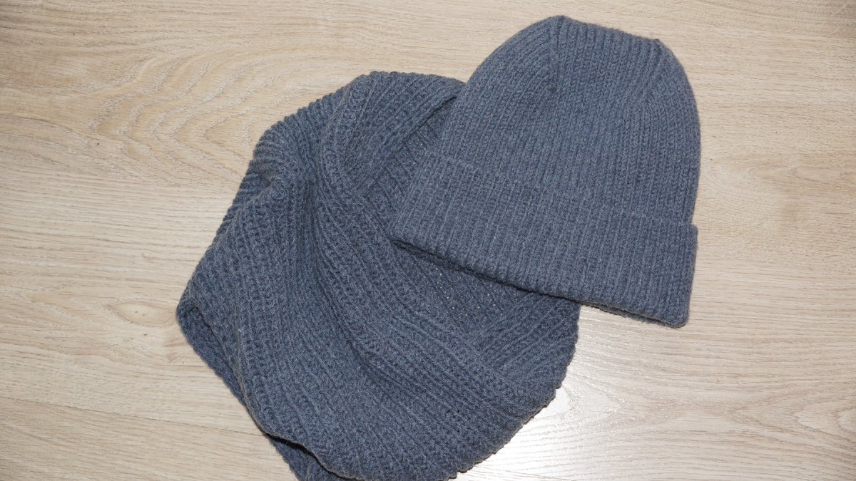 Комплект связан из полушерсти (меринос/акрил)