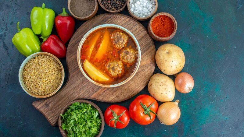     Продукты. freepik.com/KamranAydinov