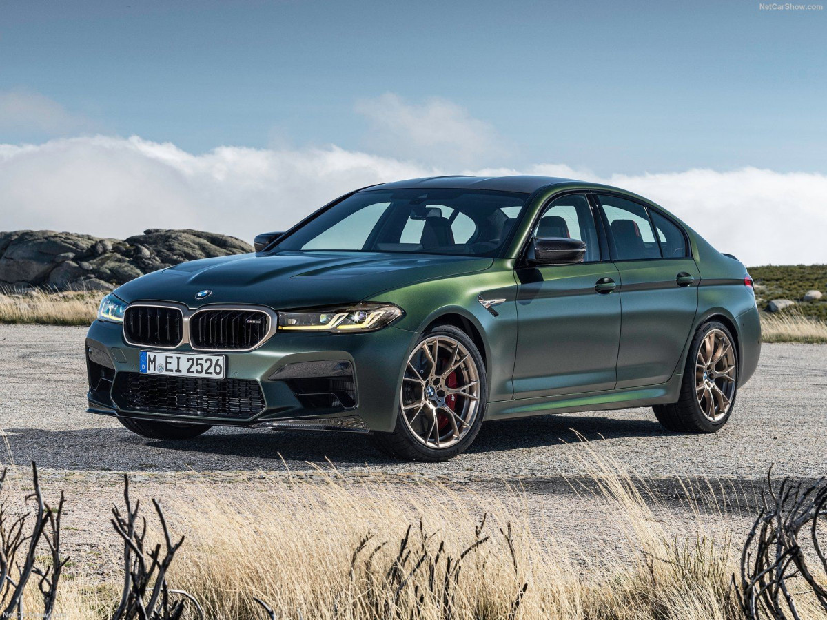 BMW M5 F90 CS — это наиболее мощная версия седана BMW M5, выпущенная в рамках поколения F90. Она отличается повышенной производительностью и облегченным дизайном по сравнению с базовой M5 и версией Competition, а также более спортивными настройками. Индекс "CS" означает "Competition Sport" и указывает на ее гоночные корни.Технические характеристики:Двигатель: V8 TwinTurbo объемом 4.4 литра, выдающий 635 л.с. и 750 Нм крутящего момента.Трансмиссия: 8-ступенчатый спортивный автомат M Steptronic.Привод: Полный, M xDrive.Задний дифференциал: Активный.Вес: Облегчен по сравнению с M5 и M5 Competition. Особенности:Мощность: 635 л.с., что делает ее самой мощной серийной моделью BMW M в истории. Динамика: Ускорение до 100 км/ч занимает около 3,5 секунд. Улучшенная система охлаждения: Для обеспечения высокой производительности на треке. Повышенная эффективность смазочного механизма: Для работы под большими нагрузками. Оптимизированная работа турбин: Давление впрыска до 350 бар. Повышенная жесткость опор двигателя: Для большей жесткости кузова. Легкий вес: За счет использования легких материалов, таких как карбон. Спортивная подвеска: Специально настроенная для лучшей управляемости. Внешний вид: Более агрессивный, чем у стандартной M5 и M5 Competition, с элементами из карбона. Статья (пример):BMW M5 F90 CS – это воплощение спортивного духа и мощного седана. Эта версия M5 не просто улучшена, она переосмыслена, чтобы предложить водителю беспрецедентные ощущения на дороге. Благодаря увеличенной мощности и облегченной конструкции, M5 CS демонстрирует выдающуюся динамику и управляемость. Отличительными чертами являются не только технические улучшения, но и спортивный внешний вид с элементами из карбона и уникальным дизайном. M5 CS – это не просто автомобиль, это легенда, предназначенная для тех, кто ищет безумное сочетание роскоши и скорости.