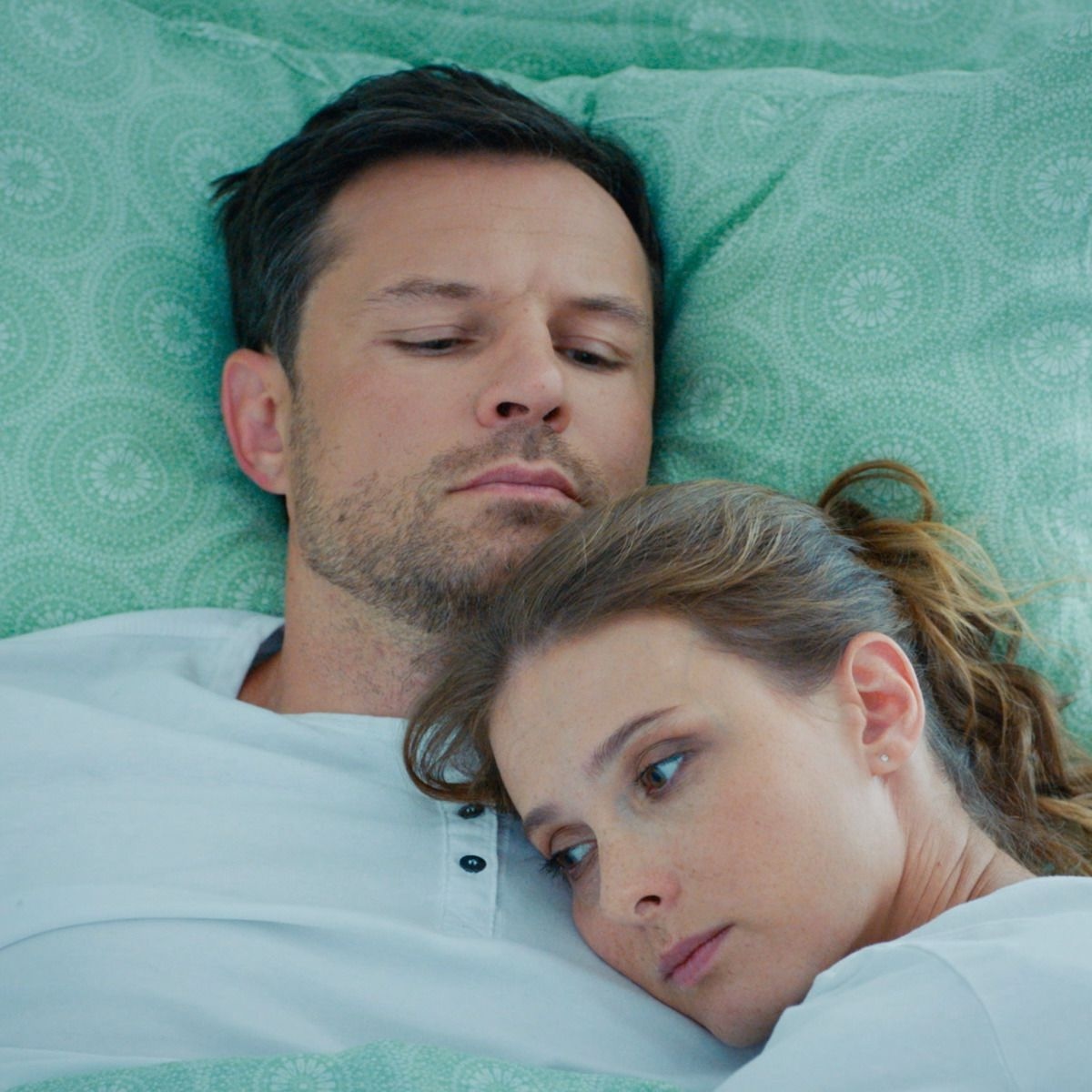 Евгений Пронин и Светлана Иванова кадр из сериала «Тест на беременность»