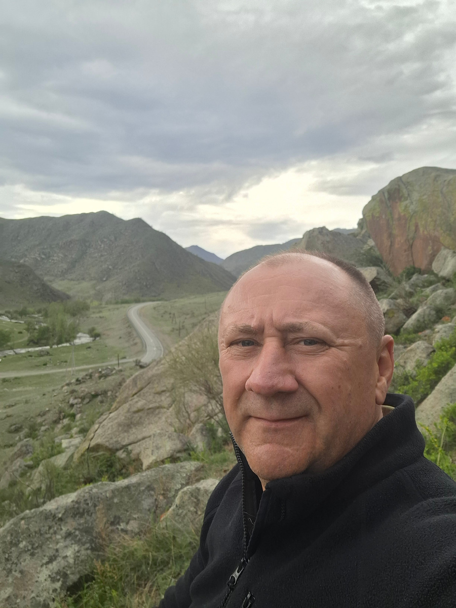 вид на Башадарские курганы