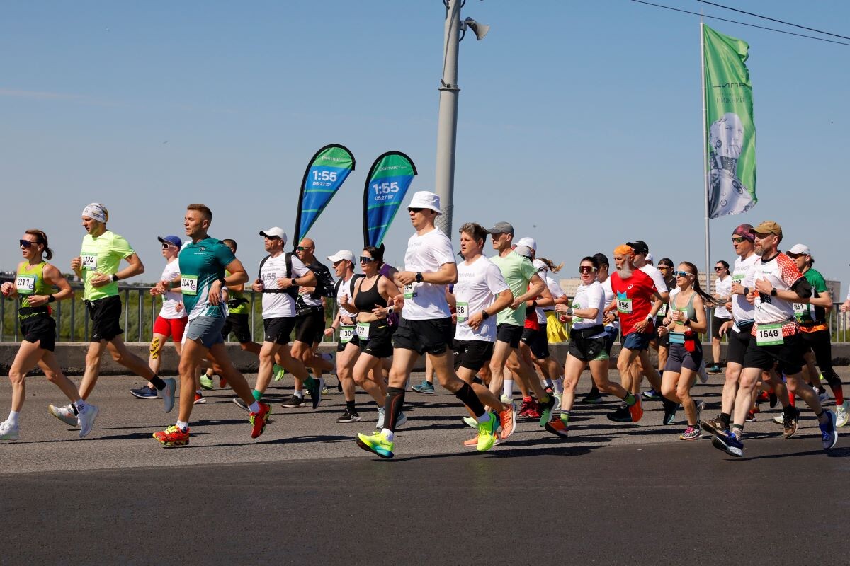    20 тысяч человек вышли на старт полумарафона «Беги, герой!» в Нижнем Новгороде