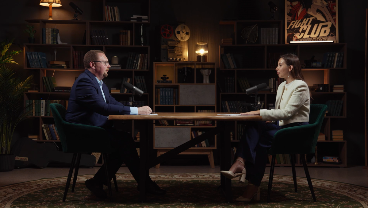 Уютная студия в которой проводили интервью Медолюбов