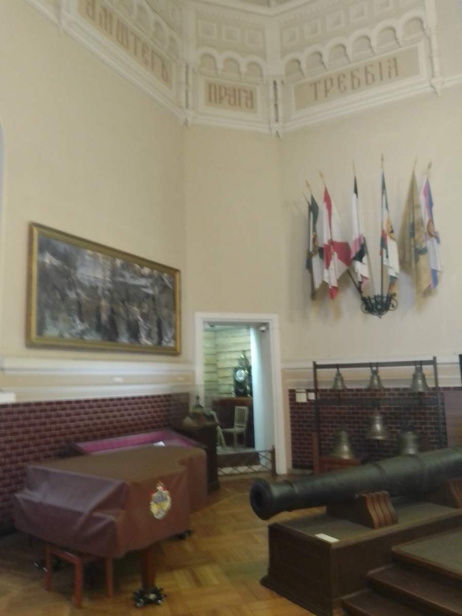 В центральном зале Замка