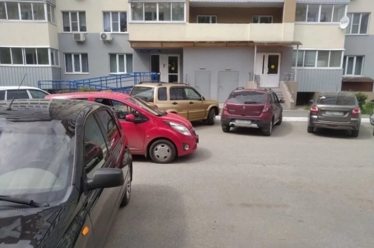    В одном из дворов Тольятти автоледи сбила 6-летнего ребенка