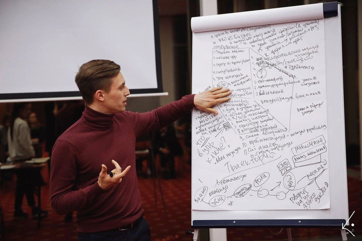 Евгений Должкевич, репетитор оболтусов, автор форсайт-игр и практик субъектной педагогики.