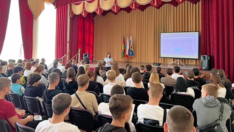    Сотрудники Госавтоинспекции провели краш-курс для студентов