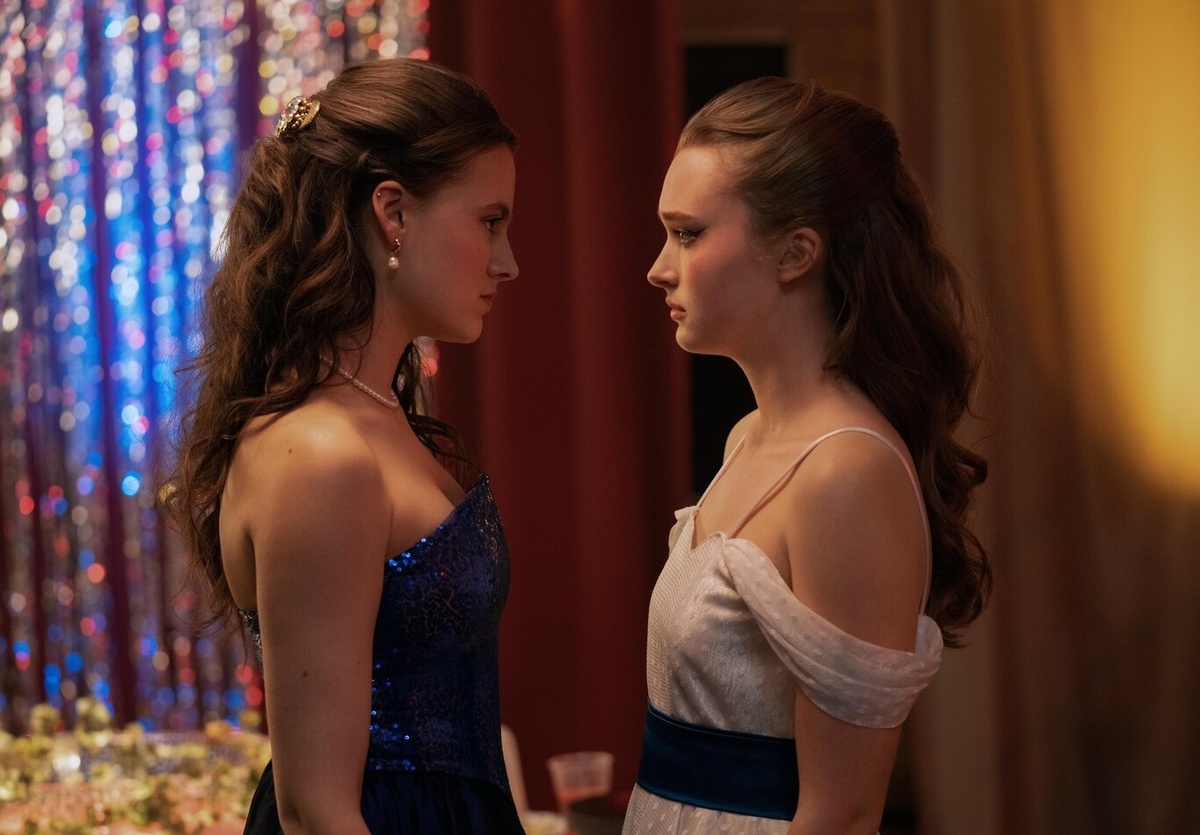 Кадр из фильма "Улица страха: Королева выпускного".