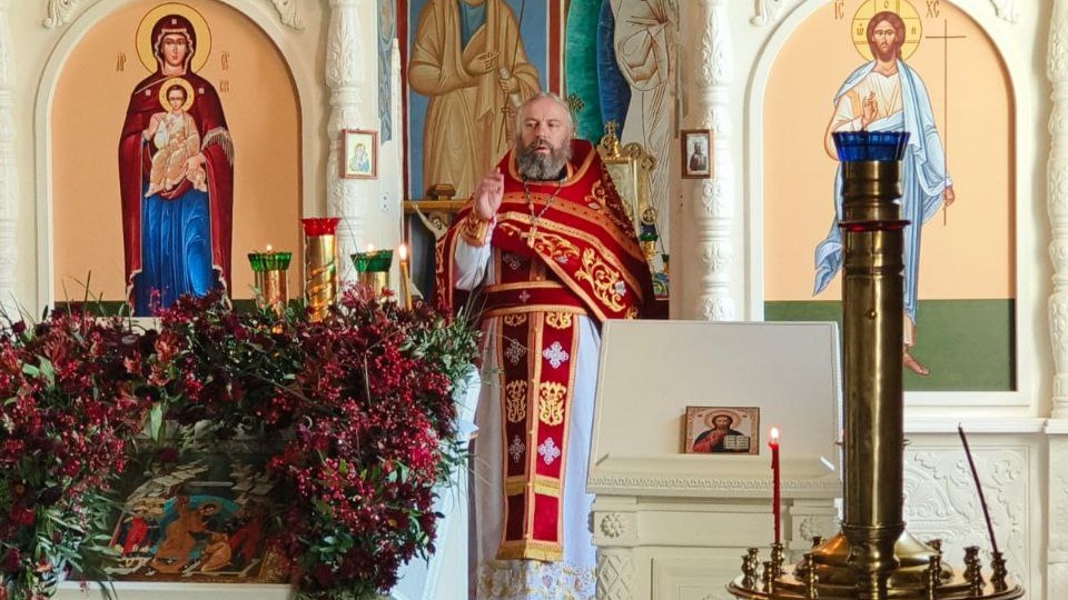 Когда мы помогаем другим людям-это посев.А когда люди помогают нам-это урожай.— Монах Симеон Афонский