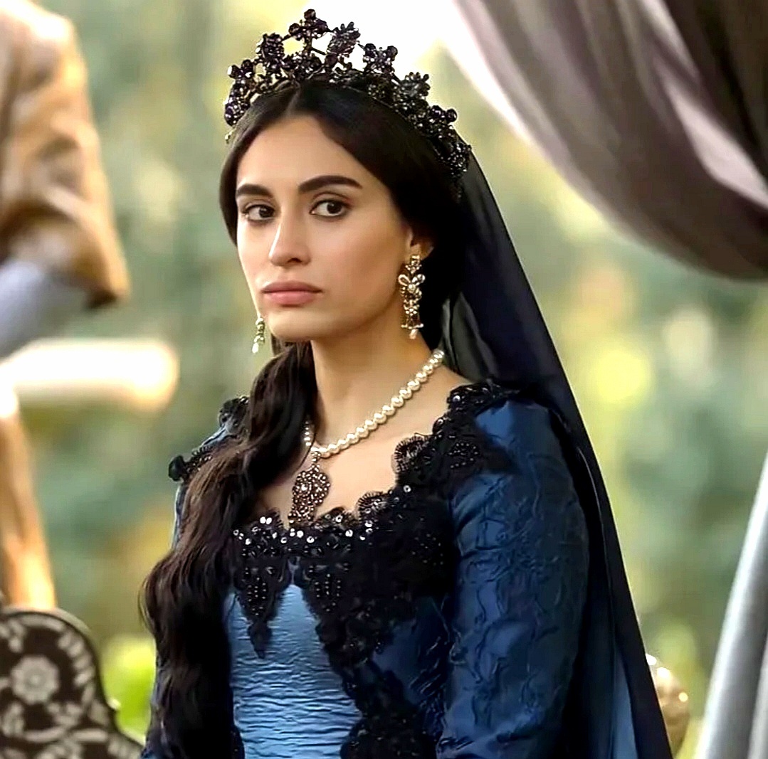 Валиде Турхан. 