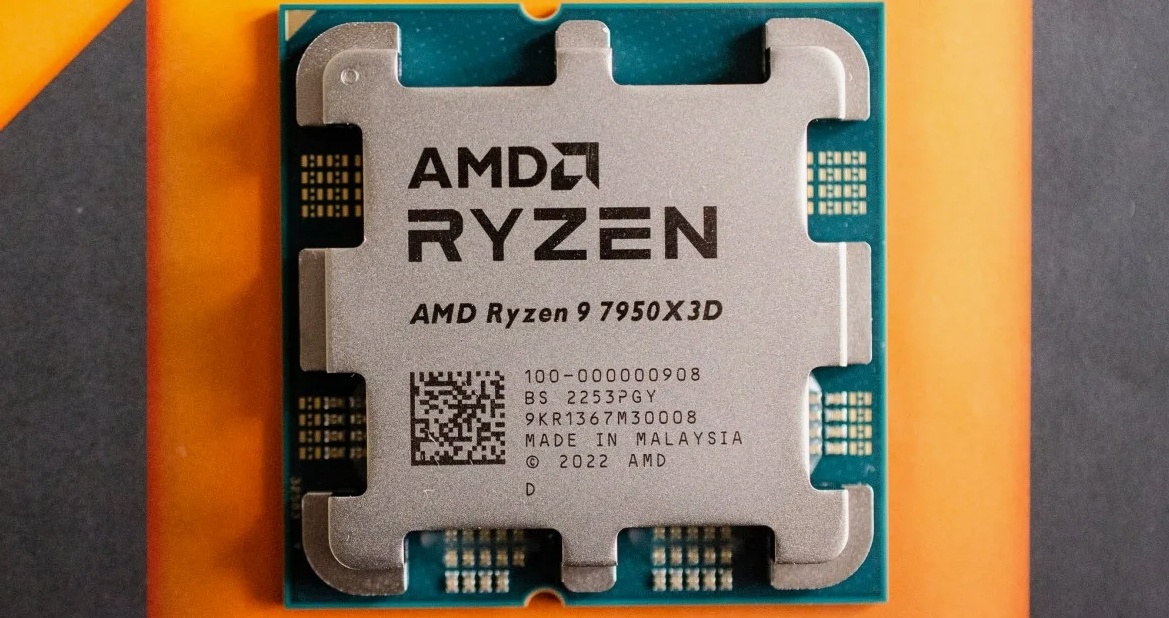 Отличается от версии X использованием технологии 3D V-Cache, которая значительно увеличивает объем кэш-памяти L3, обеспечивая заметный прирост производительности в некоторых задачах, особенно в играх