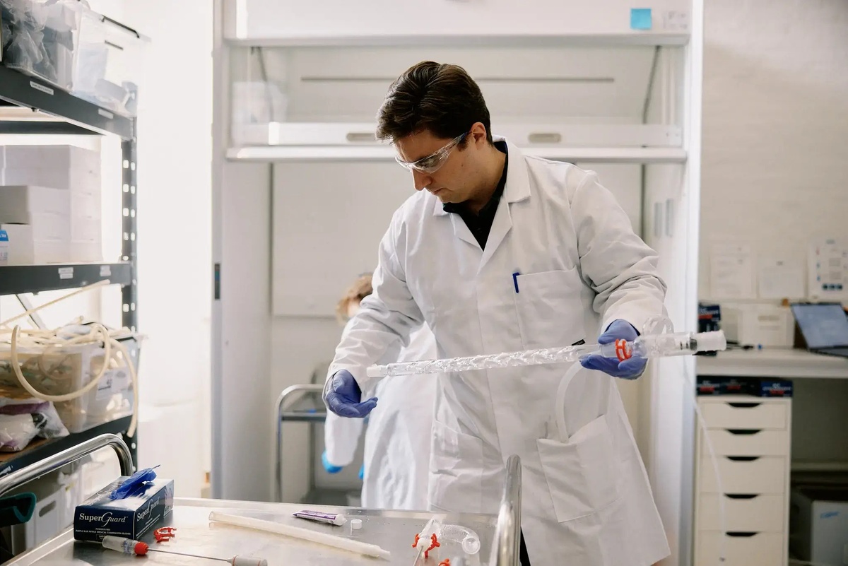 Биолаборатория стартапа в Копенгагене.    
 Источник: Again  📷
