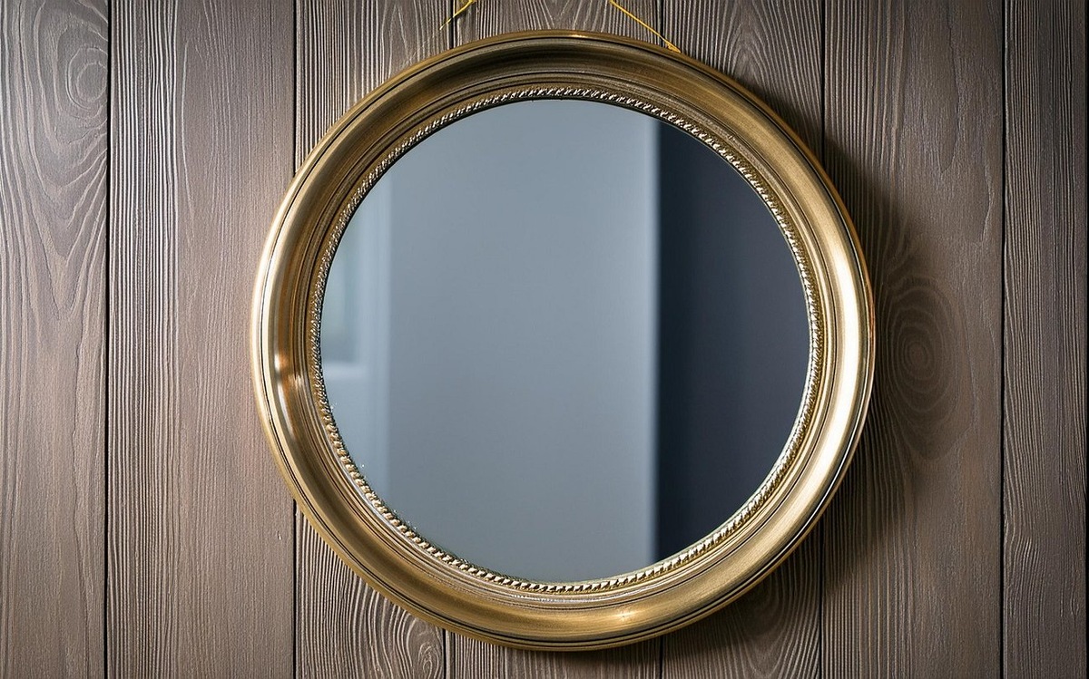 Зеркала будут сверкать чистотой: 3 домашних средства для безупречного результата / Фото: Pogovorim.by