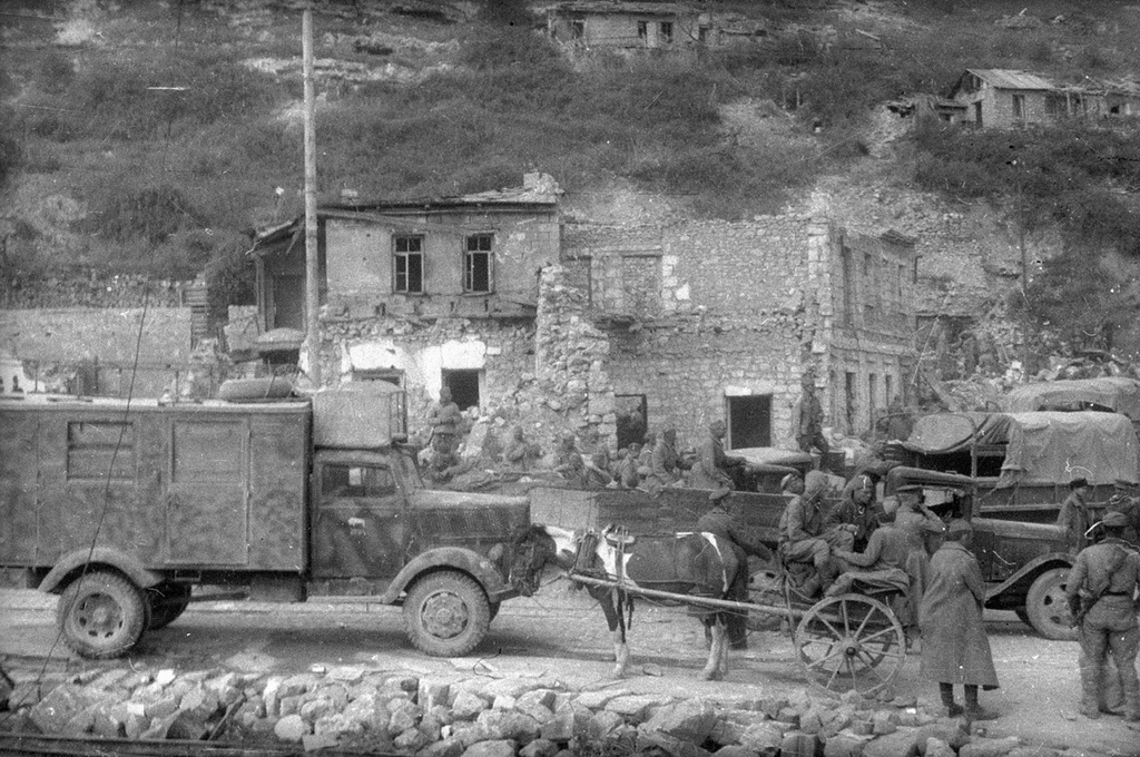 Фото: Евгений Халдей. 1944 г. Источник: МАММ / МДФ