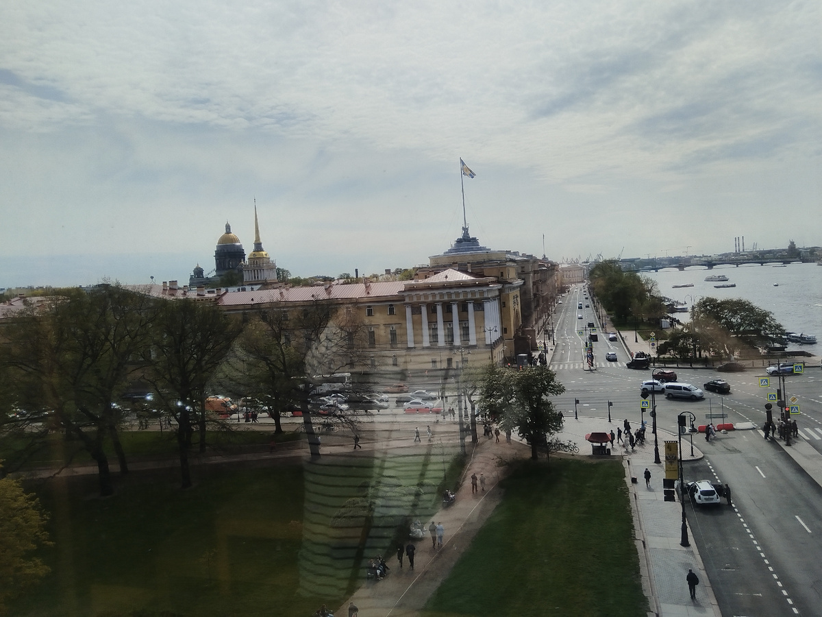 Вид из окна Зимнего дворца (фото автора)