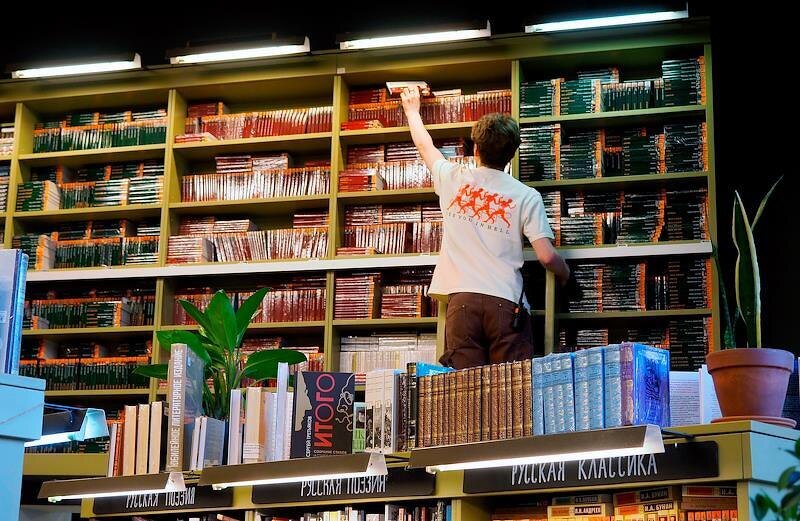 Магазин «Подписные издания» в Санкт-Петербурге. Фото: Александр Чиженок/КоммерсантЪ