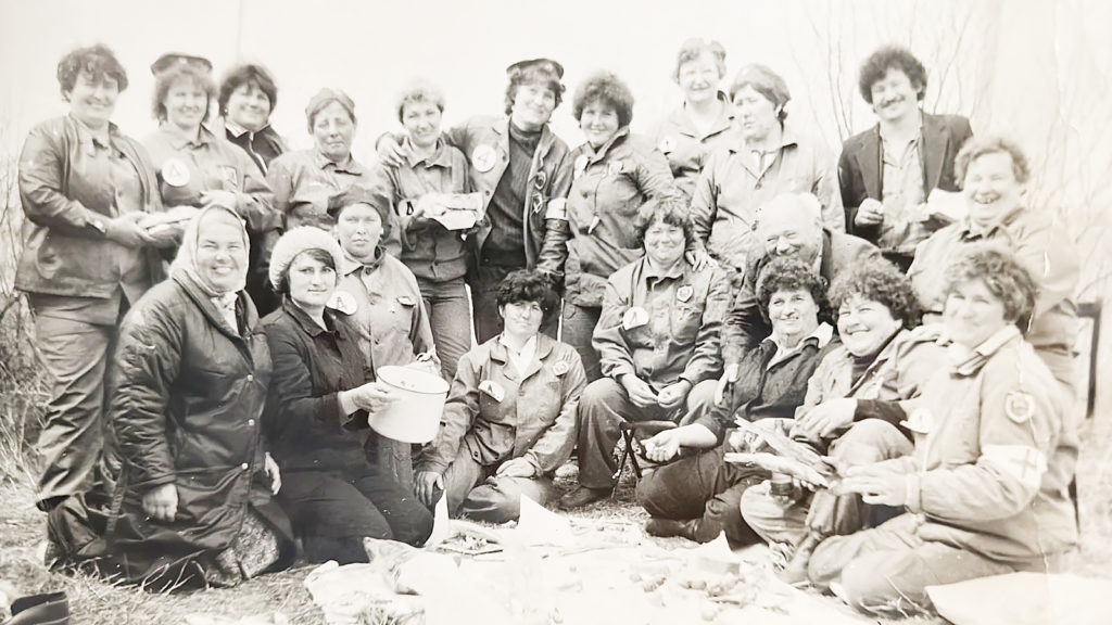    Санитарная дружина совхоза на субботнике.