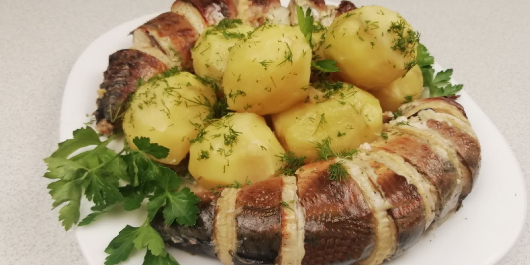 ВКУСНЕЕ РЫБЫ НЕТ! Самая СОЧНАЯ!И готовится проще не придумаешь/Рецепт приготовления рыбы в духовке/Запеченная скумбрия с луковыми кольцами
