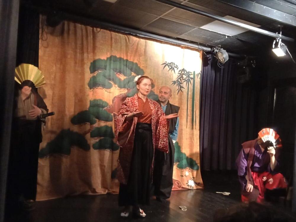 Закрыля веером - значит тебя нет или ты спрятался. "Дель Кёгэн" в книжном клубе-магазине "Гиперион", 20.04.2025