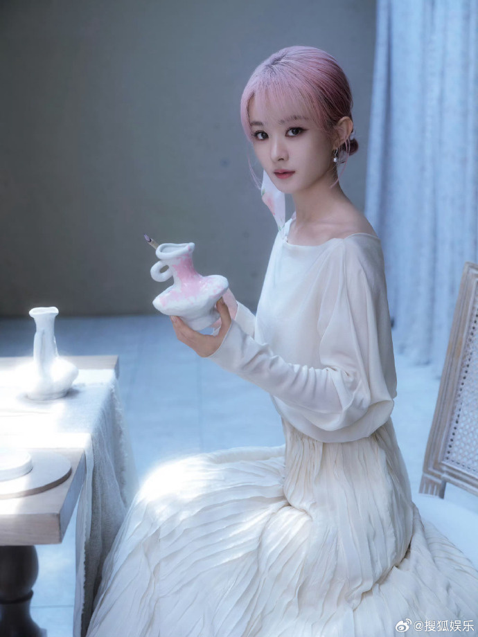    @赵丽颖工作室