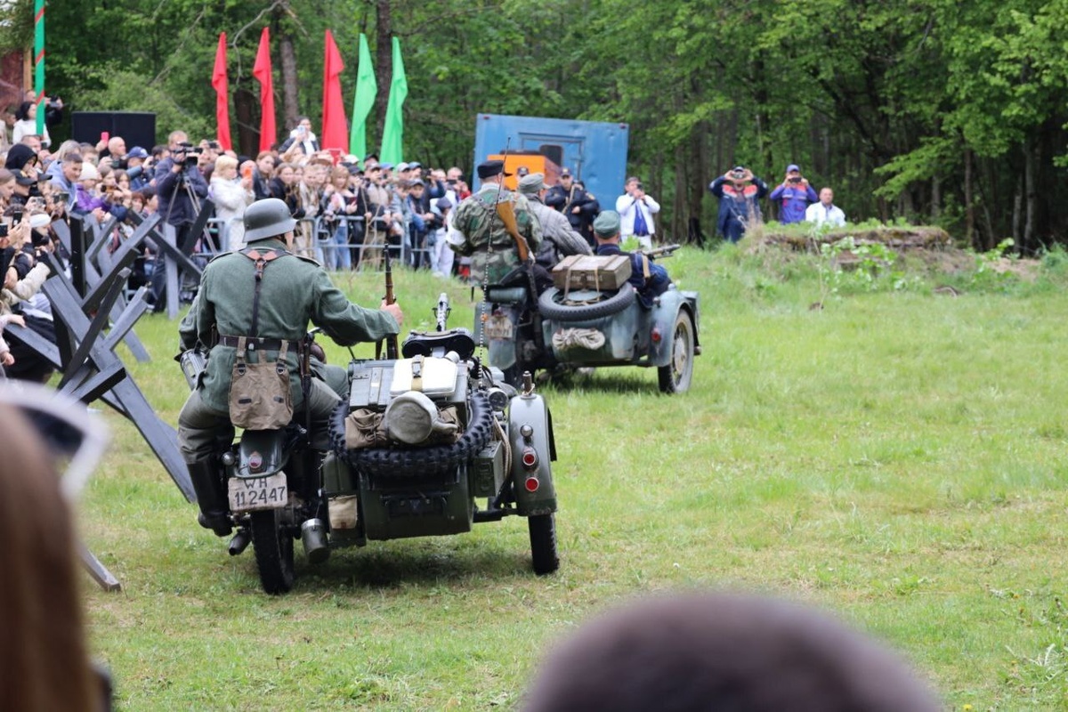 В Ивацевичском районе устроили реконструкцию боя с фашистами