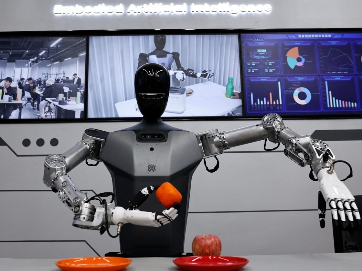    Власти Китая: роботы-гуманоиды помогут людям, а не заменят их