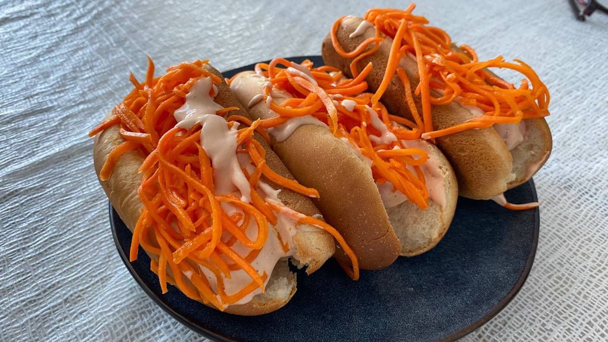 хот-дог готовим дома, на вкус в разы вкуснее чем  покупная