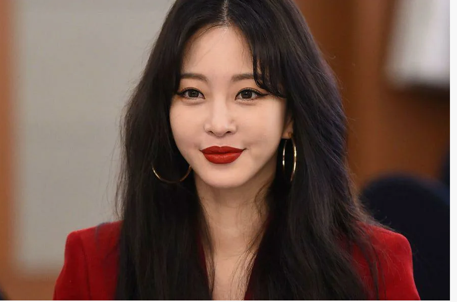 Снимок с экрана монитора. Корейская актриса Хан Е Сыль.