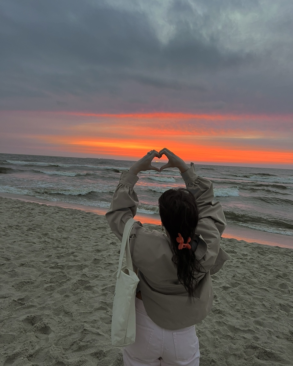 Суть балтийского дресс-кода: не чтобы красиво, а чтобы не быть унесённой.