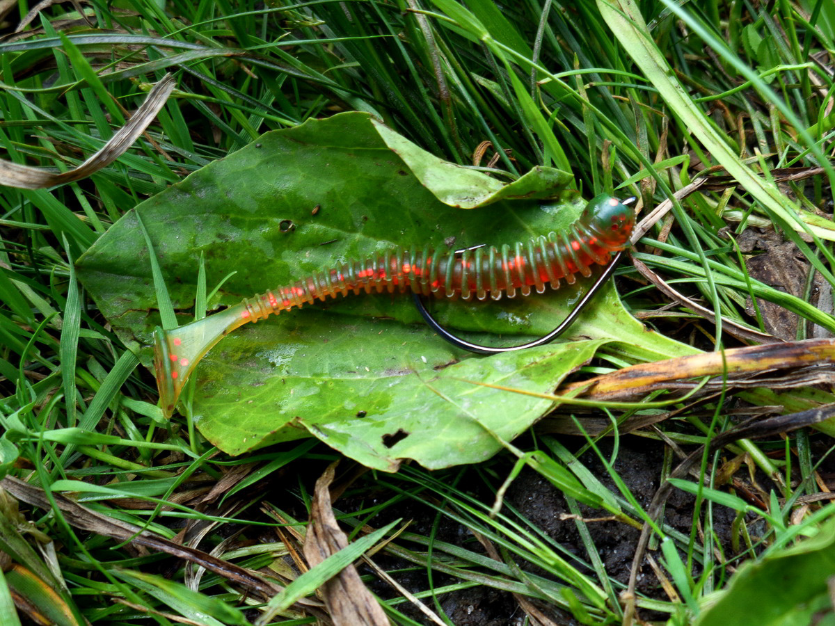 Материалы использовать можно самые доступные: нередко я просто беру груз-оливку, обычный вертлюжок и поводок из флюорокарбона или монки.