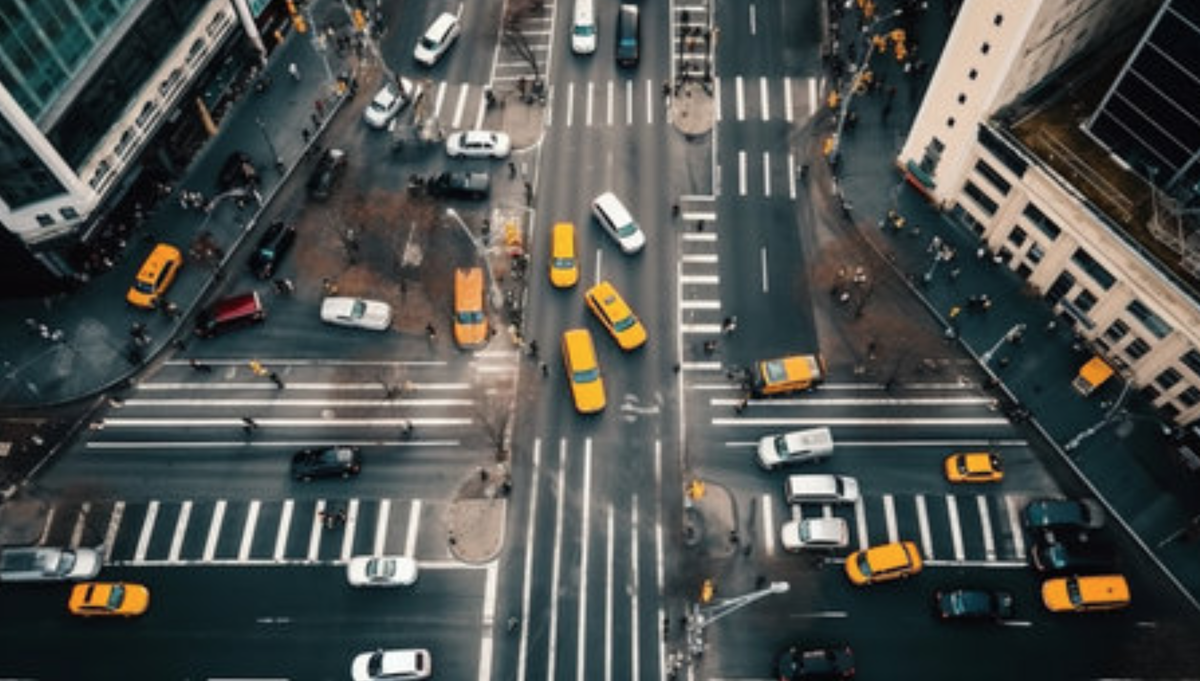 При езде по городу существуют некие негласные правила, их еще можно назвать «дорожным этикетом»🚘
