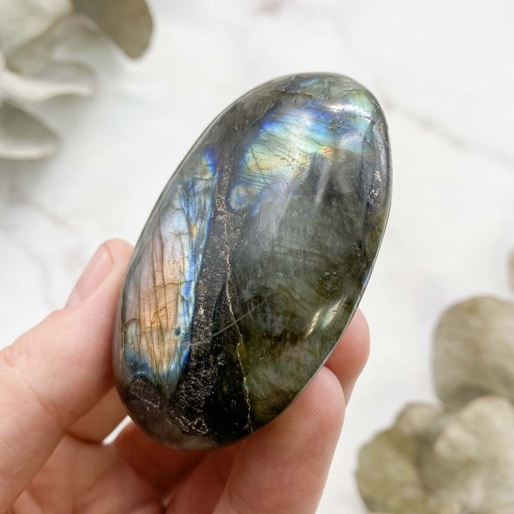 Лабрадорит