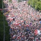 📷В Варшаве одновременно прошли многотысячные марши сторонников двух кандидатов в президенты. Кто собрал больше?