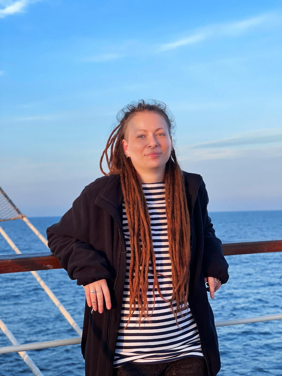 Приветствую! На связи Котовски. Здесь делюсь своими мыслями, моментами из жизни и уникальным вайбом. Надеюсь, мой контент вдохновит тебя и подарит море положительных эмоций. Добро пожаловать! Не стесняйся подписываться и заглядывать ко мне почаще ;)