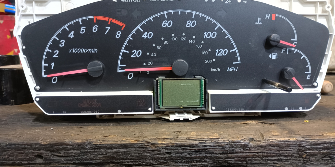 Mitsubishi Lancer IX не верно работает стрелка скорости