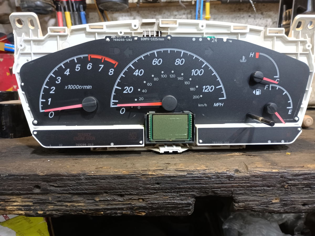 Панель приборов с американского лансер 9