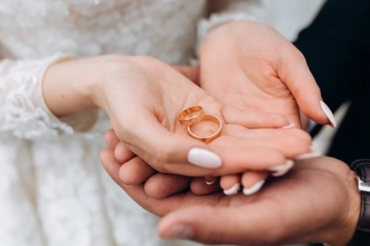    В романтичную дату в Белгородской области появилась 121 новая семья