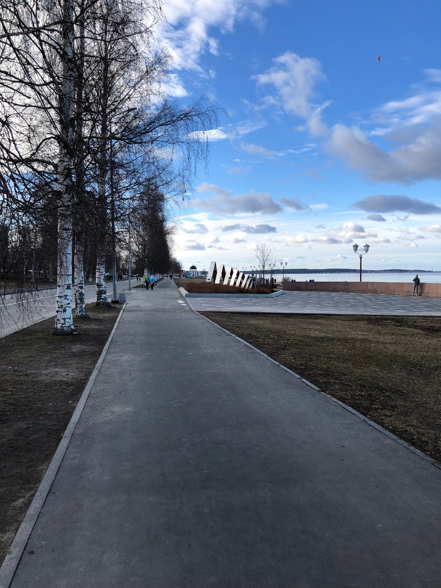 Парк скульптур на Онежской набережной