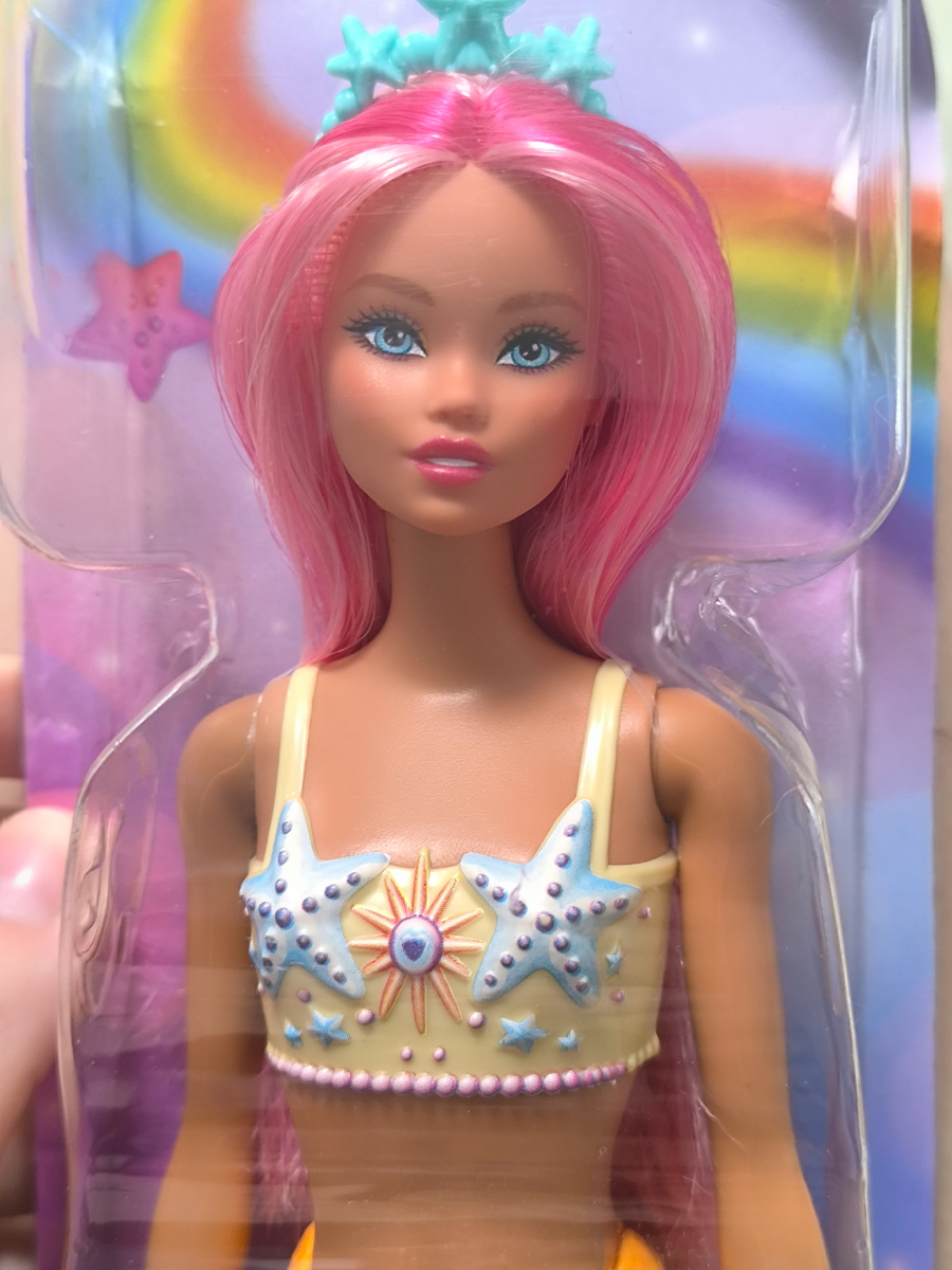 Розововолосая Одиль